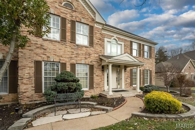 15831 Barons Way Drive, Chesterfield, MO 63017