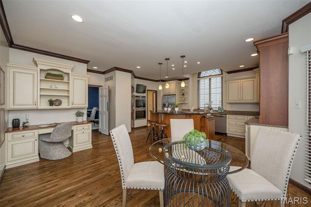 15831 Barons Way Drive, Chesterfield, MO 63017