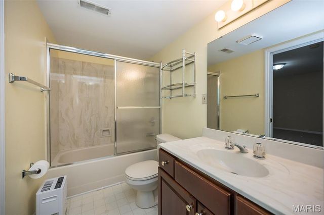 15831 Barons Way Drive, Chesterfield, MO 63017