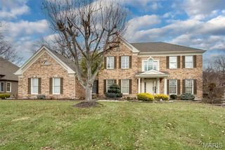 15831 Barons Way Drive, Chesterfield, MO 63017