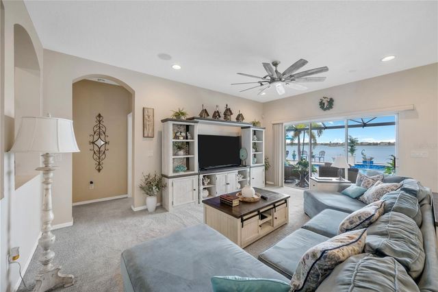 1842 MIRA LAGO CIRCLE, Ruskin, FL 33570