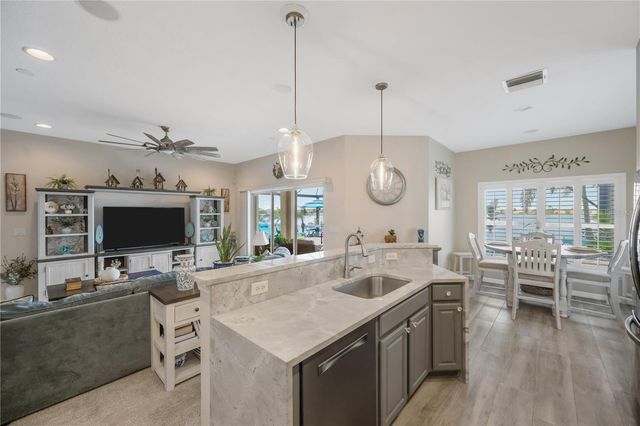 1842 MIRA LAGO CIRCLE, Ruskin, FL 33570