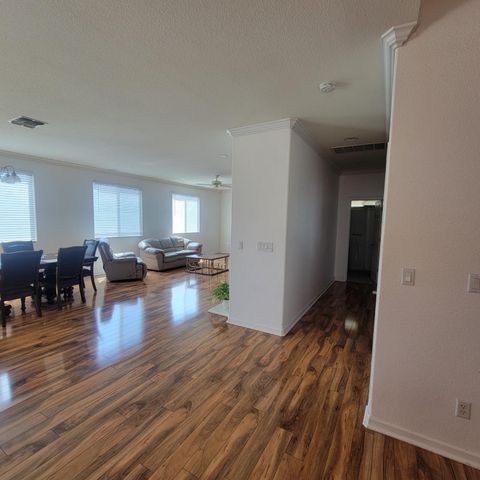 8800 Tiogawoods Dr, Sacramento, CA 95828