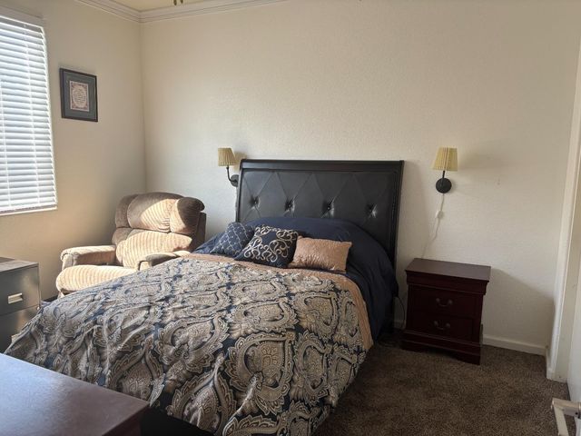 8800 Tiogawoods Dr, Sacramento, CA 95828