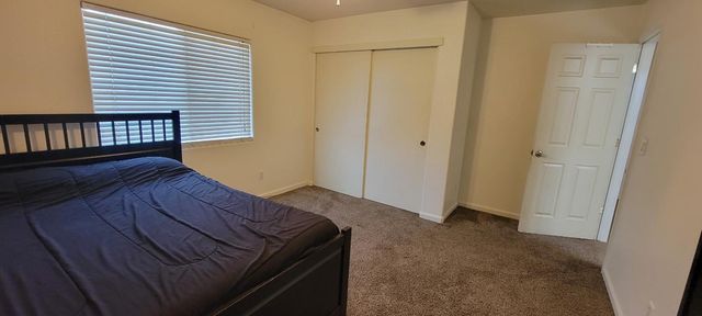 8800 Tiogawoods Dr, Sacramento, CA 95828