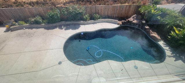 8800 Tiogawoods Dr, Sacramento, CA 95828