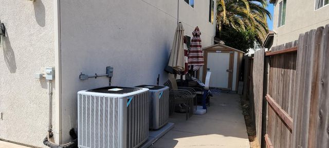 8800 Tiogawoods Dr, Sacramento, CA 95828