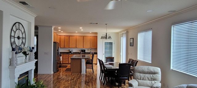 8800 Tiogawoods Dr, Sacramento, CA 95828