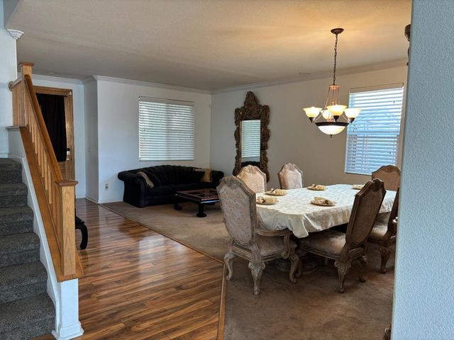 8800 Tiogawoods Dr, Sacramento, CA 95828