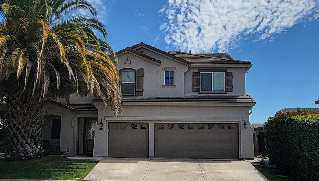 8800 Tiogawoods Dr, Sacramento, CA 95828