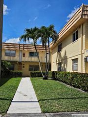 211 E Saxony Lane 211, Delray Beach, FL 33446