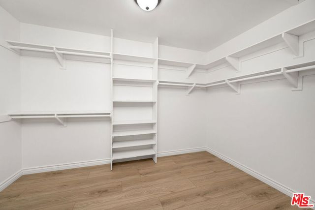 13033 Magnolia Boulevard, Sherman Oaks, CA 91423