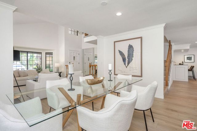 13033 Magnolia Boulevard, Sherman Oaks, CA 91423