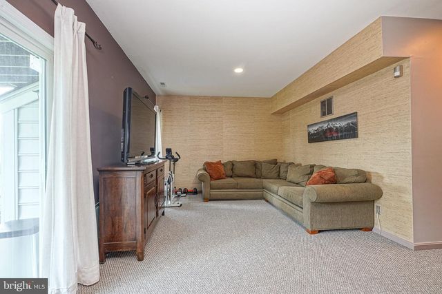 7 WINTERBERRY PL, Delran, NJ 08075