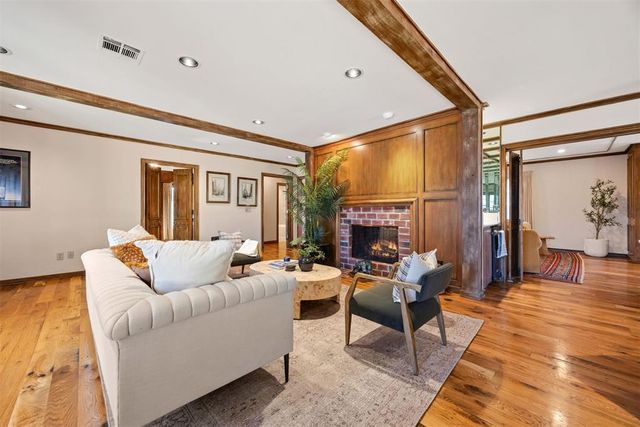 6409 N Hillcrest Avenue, Nichols Hills, OK 73116