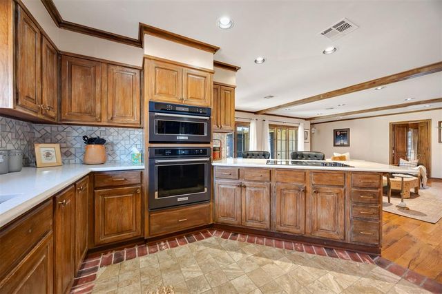 6409 N Hillcrest Avenue, Nichols Hills, OK 73116