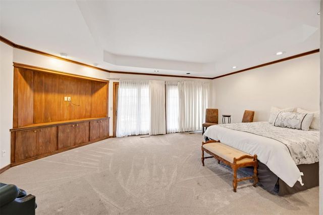 6409 N Hillcrest Avenue, Nichols Hills, OK 73116