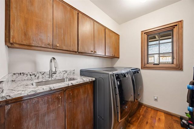 6409 N Hillcrest Avenue, Nichols Hills, OK 73116