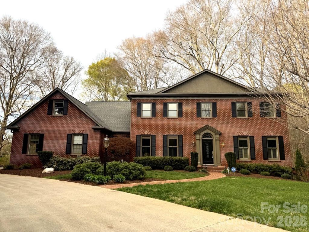 550 20th Avenue Court NW, Hickory, NC 28601