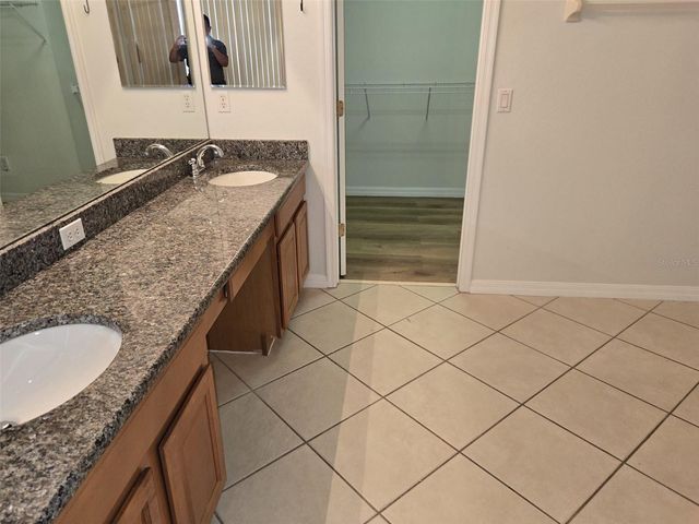 8423 BAYWOOD VISTA DRIVE, Orlando, FL 32810