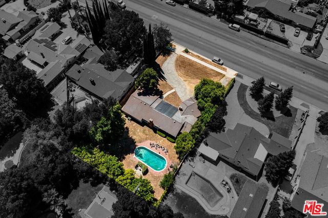 22501 Victory Boulevard, West Hills, CA 91307