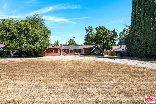 22501 Victory Boulevard, West Hills, CA 91307