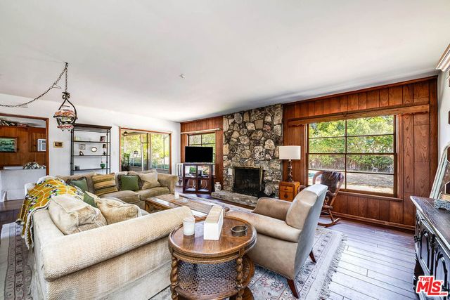22501 Victory Boulevard, West Hills, CA 91307