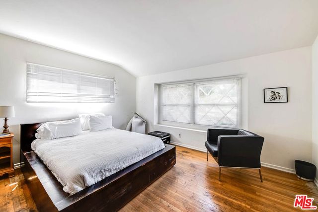 22501 Victory Boulevard, West Hills, CA 91307