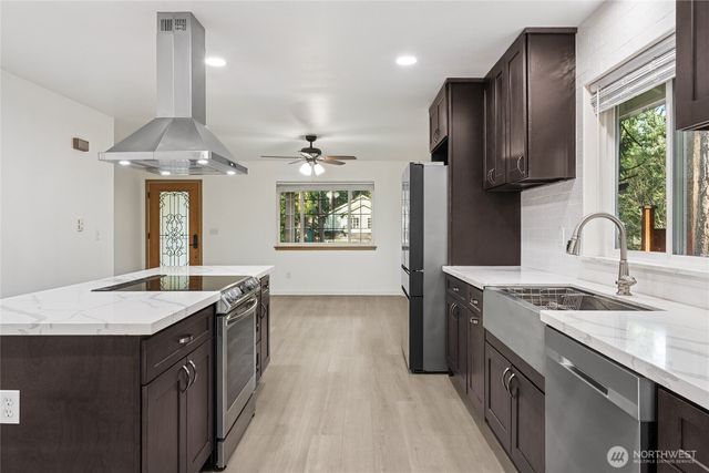 22429 Clearview Ct SE Court SE, Yelm, WA 98597