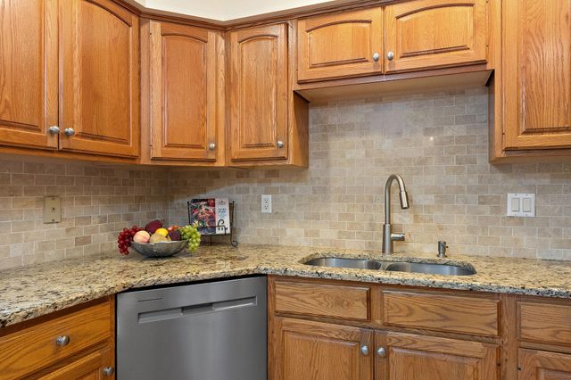 8381 Annalisa Path, Inver Grove Heights, MN 55077