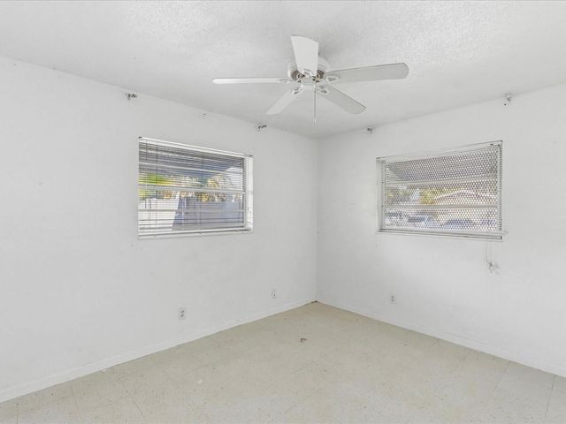 560-564 NE 34th Street, Oakland Park, FL 33334