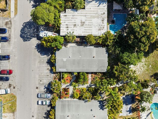 560-564 NE 34th Street, Oakland Park, FL 33334