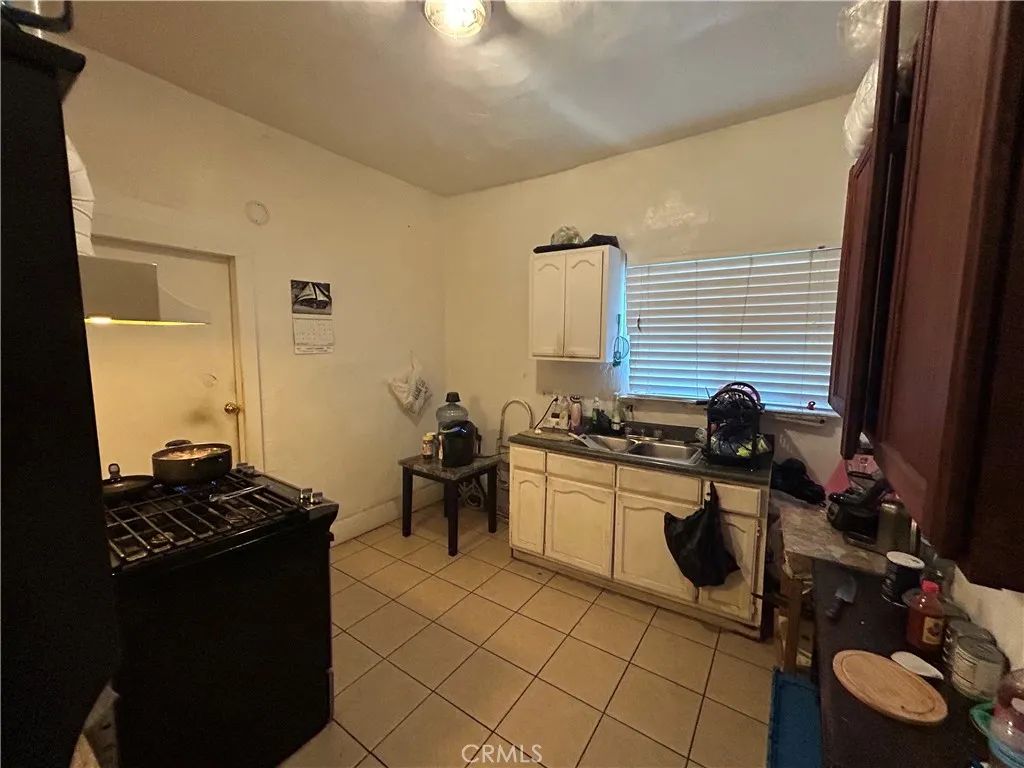 Image 9 of property listing at 1026 E 23rd Street, Los Angeles, CA 90011