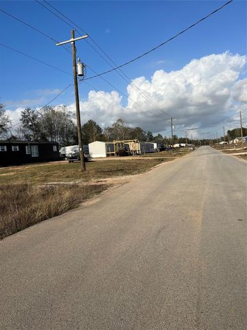 255 County Road 373, Splendora, TX 77372