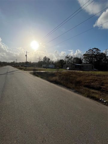 255 County Road 373, Splendora, TX 77372
