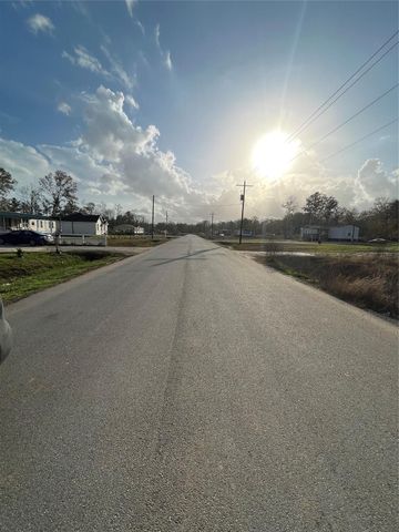 255 County Road 373, Splendora, TX 77372