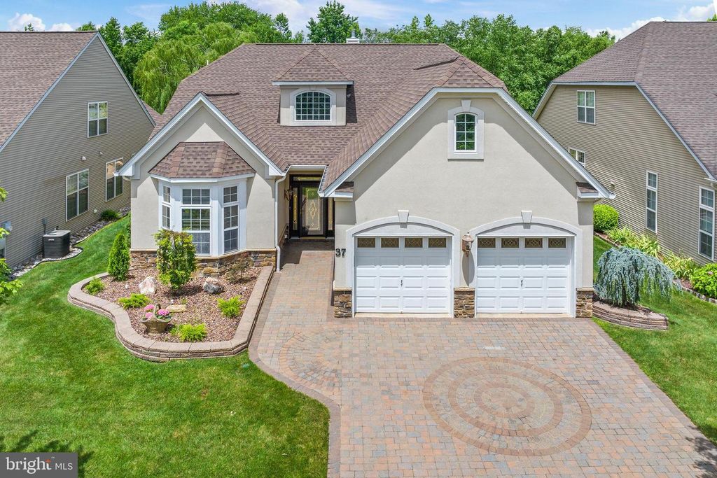 37 MONTE CARLO DR, Hamilton, NJ 08691