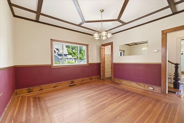 121 Oakdale Ave, Dedham, MA 02026