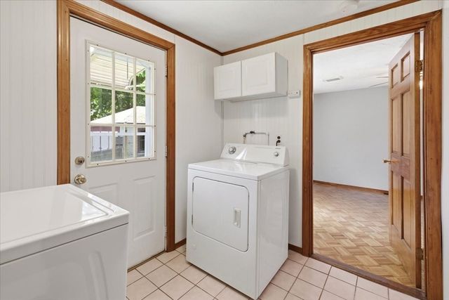 121 Oakdale Ave, Dedham, MA 02026
