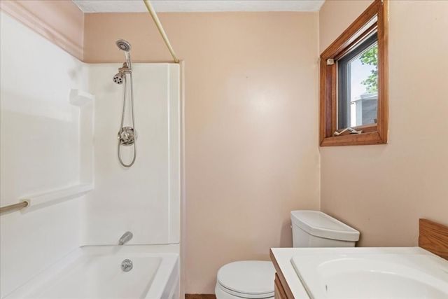 121 Oakdale Ave, Dedham, MA 02026