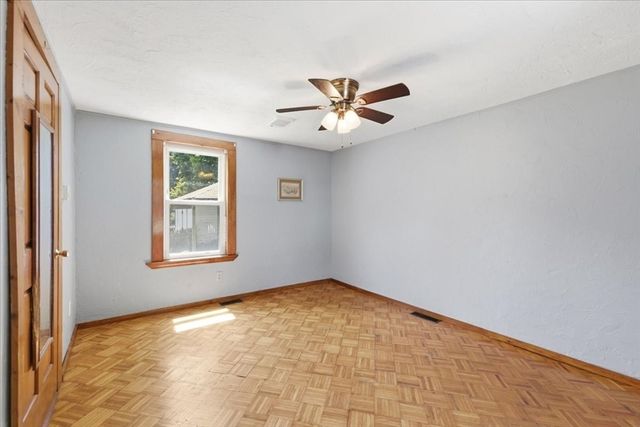 121 Oakdale Ave, Dedham, MA 02026
