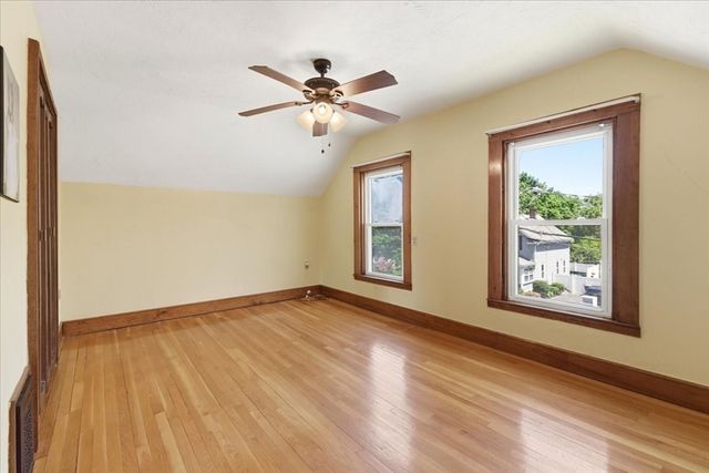 121 Oakdale Ave, Dedham, MA 02026