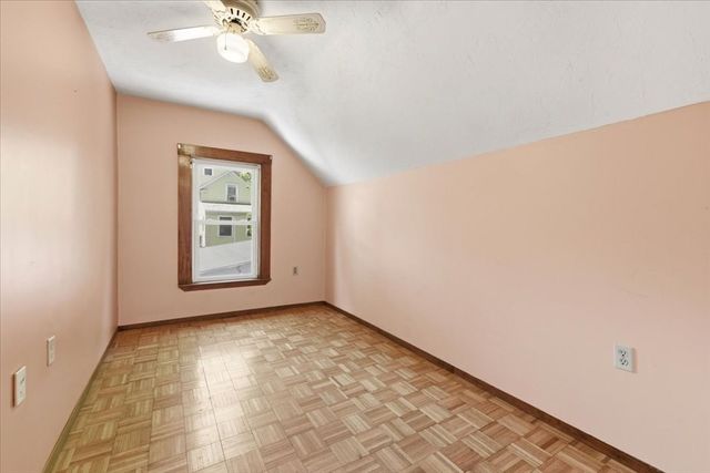 121 Oakdale Ave, Dedham, MA 02026
