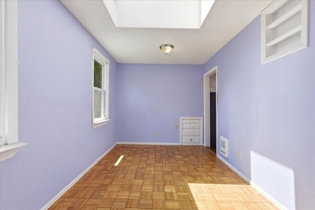 121 Oakdale Ave, Dedham, MA 02026