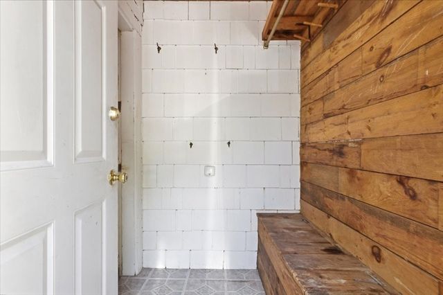 121 Oakdale Ave, Dedham, MA 02026