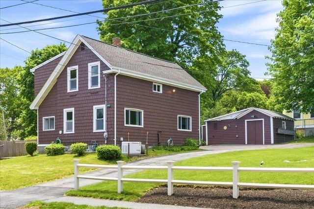 121 Oakdale Ave, Dedham, MA 02026
