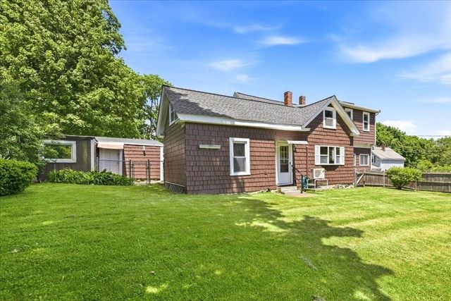 121 Oakdale Ave, Dedham, MA 02026