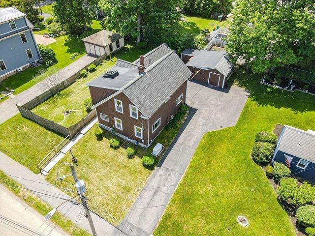 121 Oakdale Ave, Dedham, MA 02026