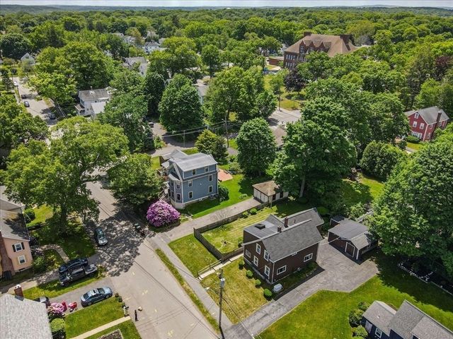 121 Oakdale Ave, Dedham, MA 02026