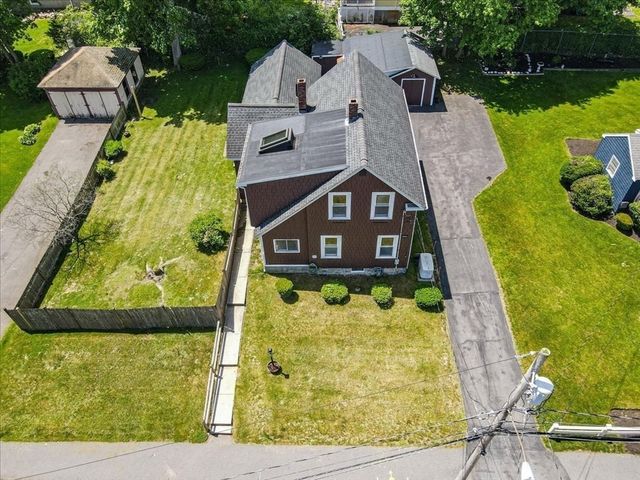 121 Oakdale Ave, Dedham, MA 02026